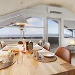 Holiday home Three-bedroom In