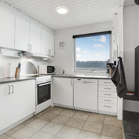 بيت للعطل 3 Bedroom Lovely In هادرسليف